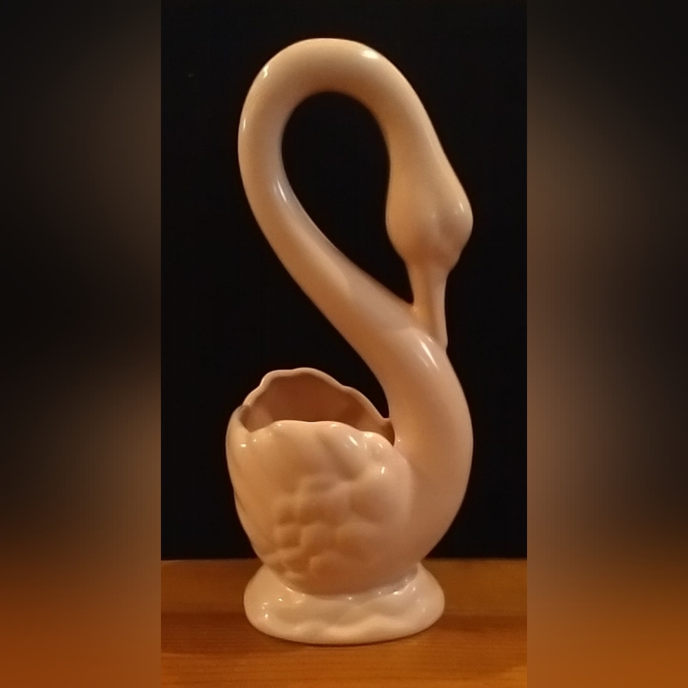 VINTAGE HOLLYWOOD WARE USA POTTERY PINK SWAN PLANTER